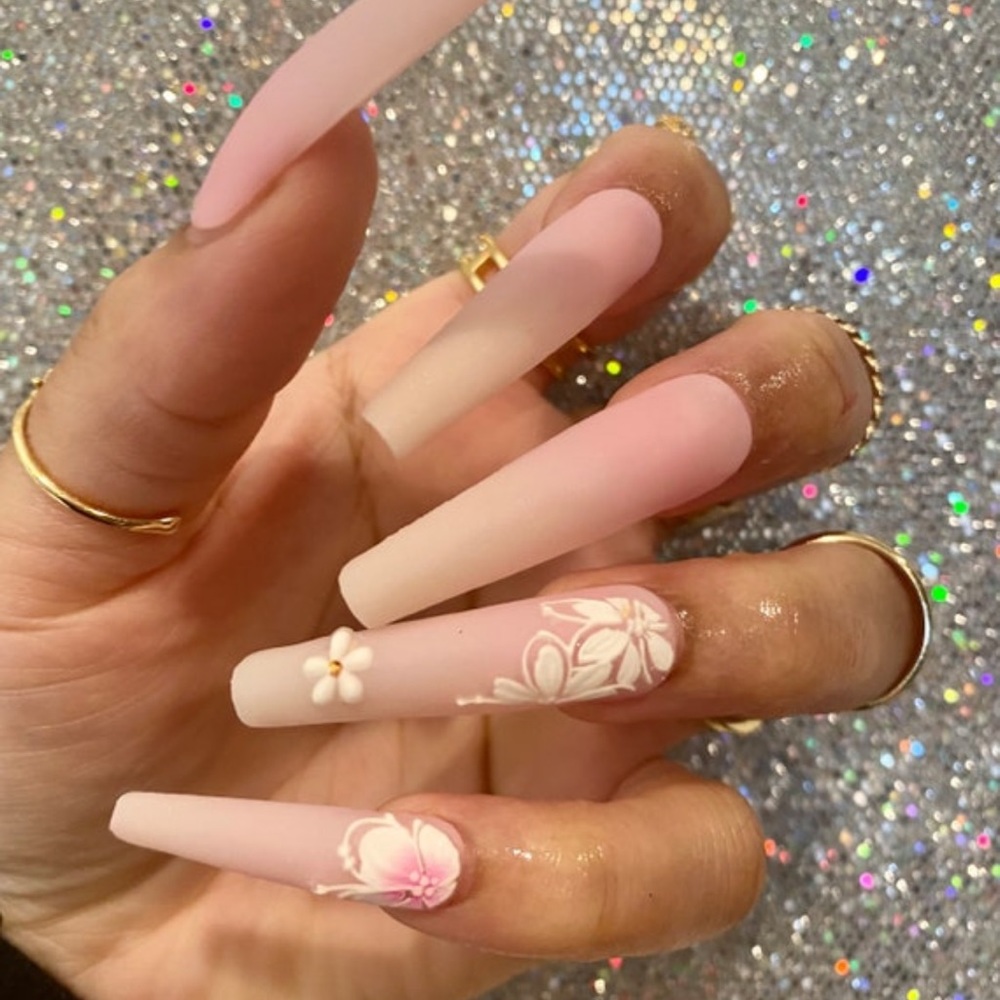 Press on nails
